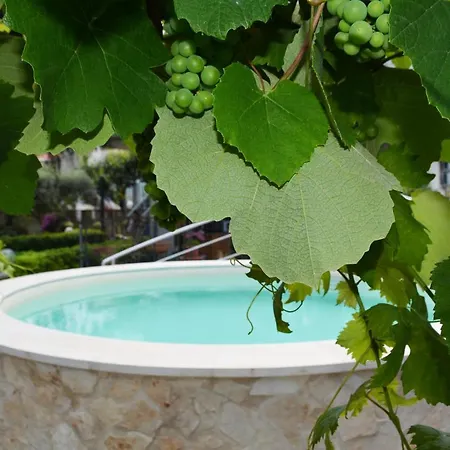 Villa Triskelion